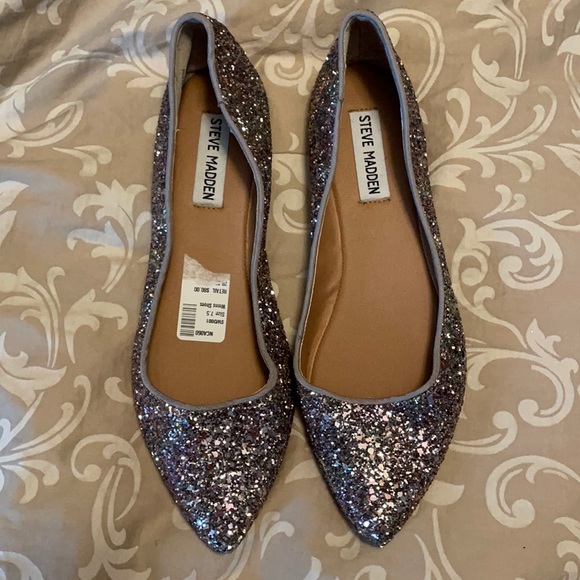 Steve Madden Shoes - Steve Madden Glitter Pointy Toe flats.